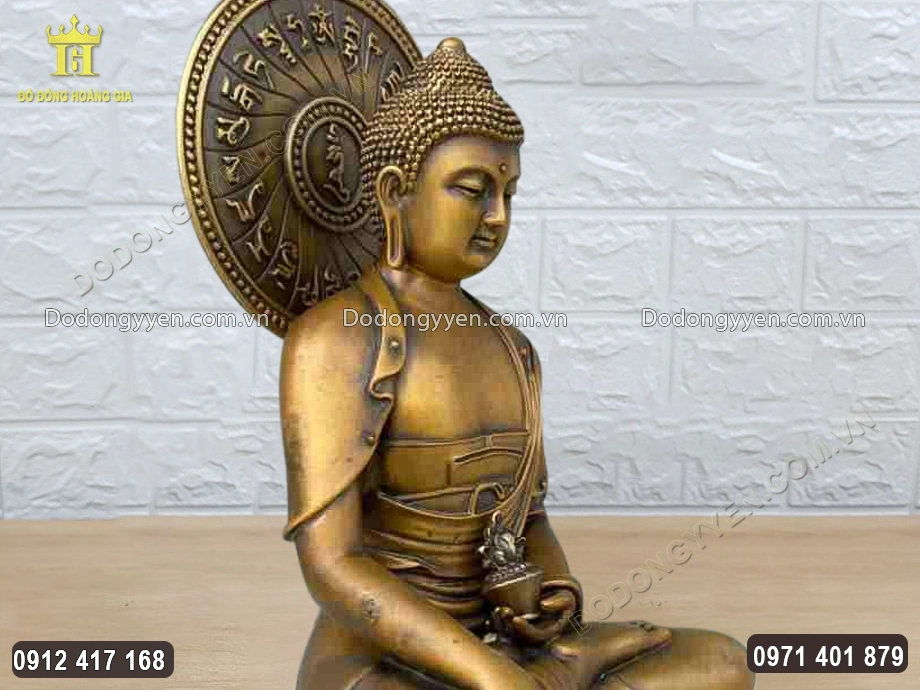Từng họa tiết hoa văn được chăm ch&uacute;t tỉ mỉ